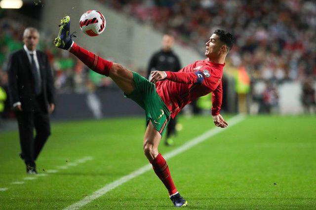 AYX-关于C罗在雄鹿比赛中逆转，赛况扑朔迷离引发热议！的信息