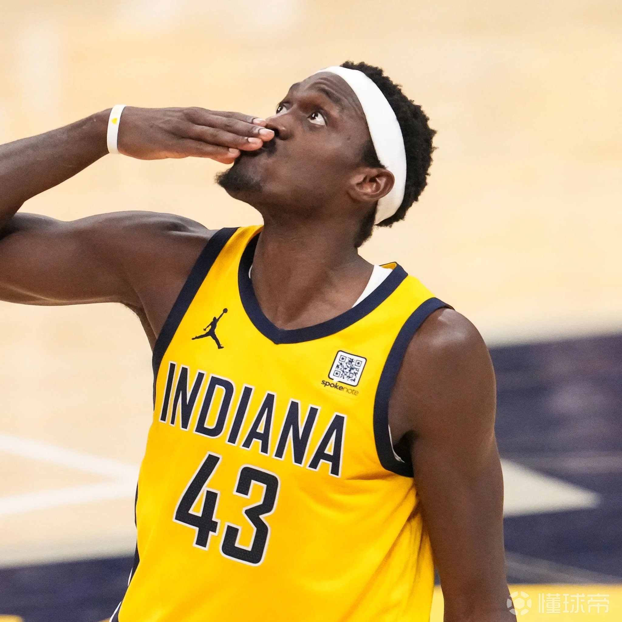 包含西亚卡姆爆冷击败掘金，突破纪录引爆全场！的词条